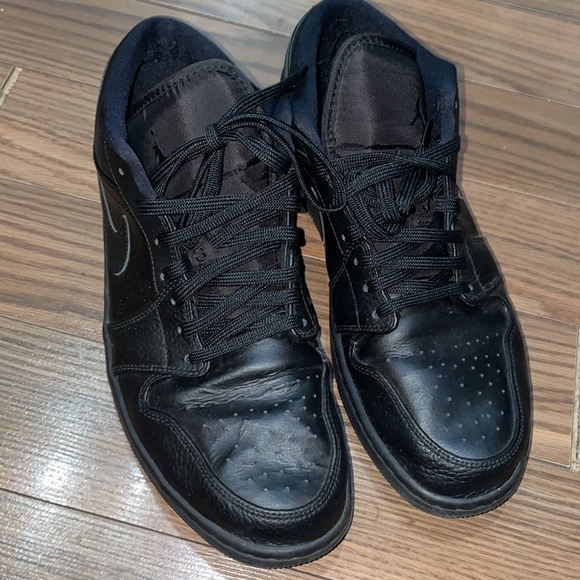 Jordan 1 Low Triple Black Size 11.5 shoe (553558-010) - Picture 3 of 6